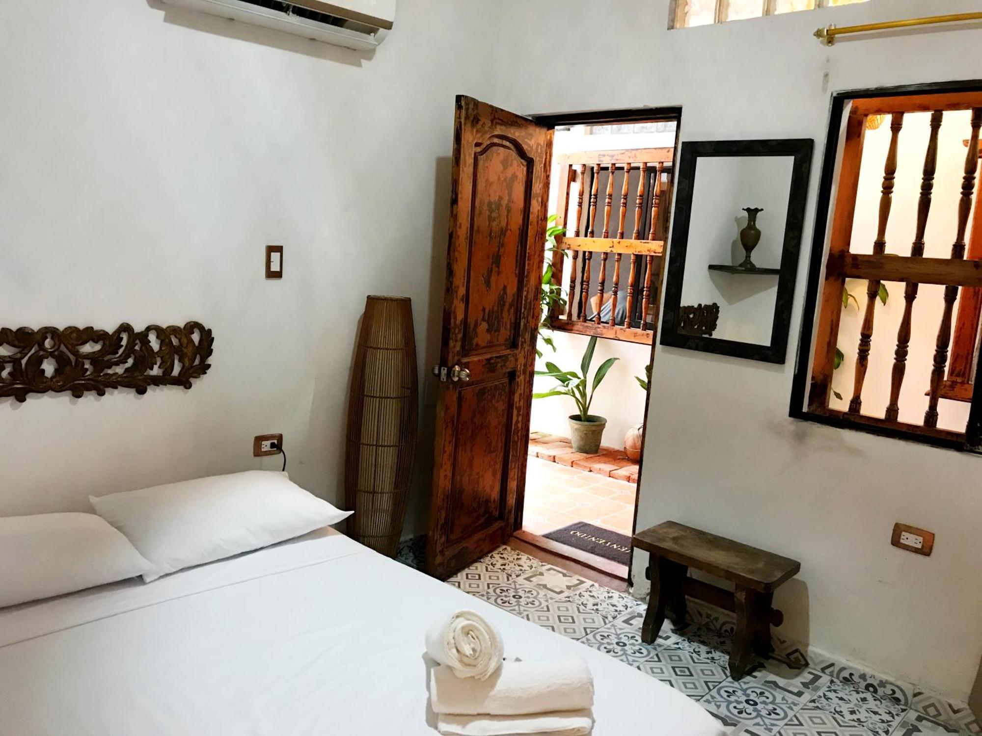 Pachamama Hostel Картахена Экстерьер фото